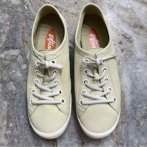 SOFTINOS Isla II Light Green Leather 900557-006 Women’s 36